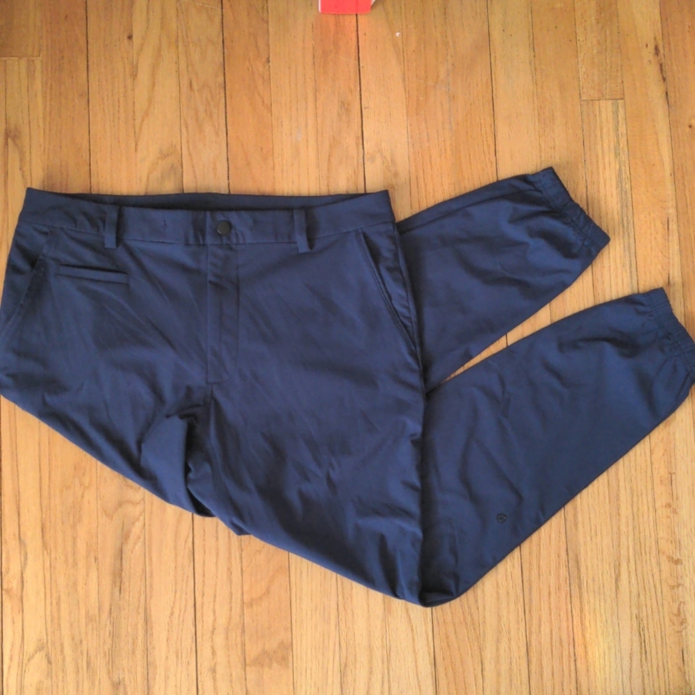 EUC Men's Lululemon Jogger pants